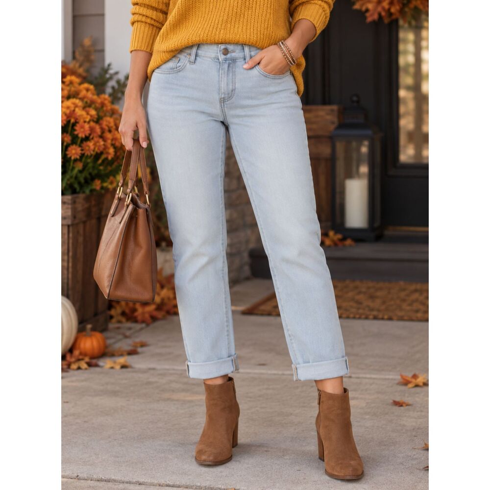 LOFT The Girlfriend Jeans Light Wash Cuffed Straight Denim Women's Size 26 / 2